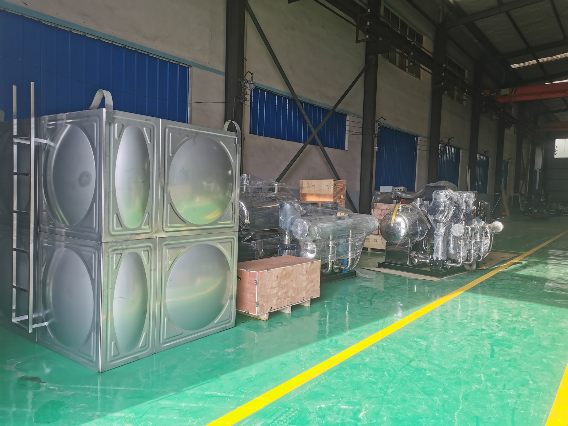 標(biāo)準(zhǔn)化的不銹鋼水箱、供水設(shè)備與污水提升設(shè)備生產(chǎn)車間